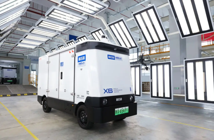 无人车雪天行驶无压力