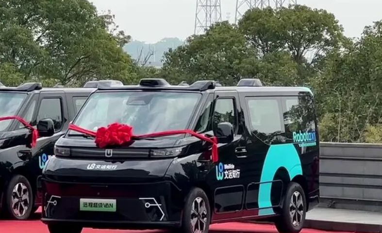 2000台规模化交付！深度实测吉利Robotaxi GXR：无副驾量产无人出租，颠覆出行认知